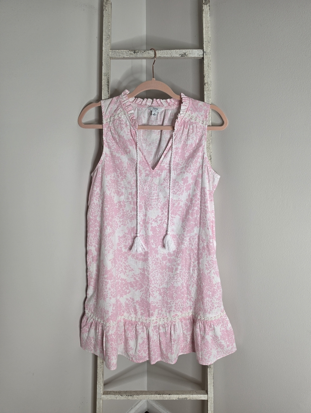 Crown & Ivy Women Medium Linen Blend Pink White Floral Sleeveless Peasant Dress